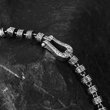 Carregar imagem no visualizador da galeria, Pulseira em ferradura de pedra de Buda em prata