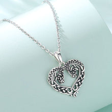 Load image into Gallery viewer, Colier de cal în formă de inimă din argint 925