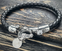 Carregar imagem no visualizador da galeria, Wild Horse Cuff Leather Bracelet