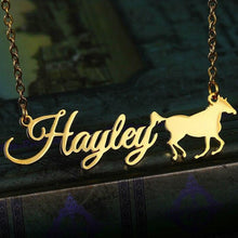 Cargar imagen en el visor de la galería, Collar de caballo con nombre personalizado