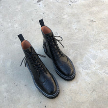 Cargar imagen en el visor de la galería, botines con parte superior de piel de vaca