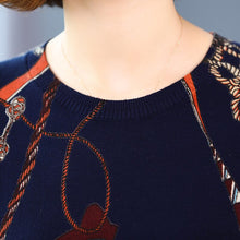 Load image into Gallery viewer, سترة برقبة دائرية وطبعة حصان