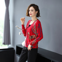 Load image into Gallery viewer, Horse chain print Sweater