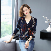 Load image into Gallery viewer, Horse chain print Sweater