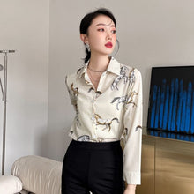 Load image into Gallery viewer, بلوزة شيفون بأكمام طويلة وطبعة حصان