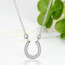 Lade das Bild in den Galerie-Viewer, Sterling Silver Letter U Diamond Pendant Necklace
