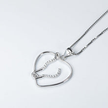 Carregar imagem no visualizador da galeria, 925 Silver Heart Shaped Horse Head Necklace
