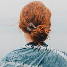 Carregar imagem no visualizador da galeria, Vintage horseshoe Shaped Crystal Hair Pins
