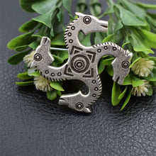 Carregar imagem no visualizador da galeria, Broches de alfinetes de cabeça de cavalo branco
