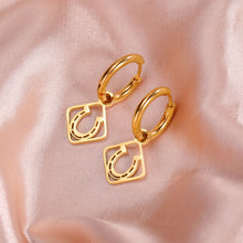 Carregar imagem no visualizador da galeria, Brincos de argola minúsculos em forma de ferradura
