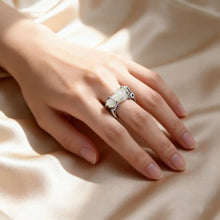 Carregar imagem no visualizador da galeria, Silver Inlaid Jade Horse Head Ring, New Hetian Jade Diamond Inlaid Luxury Elegant Designer Ring for Women
