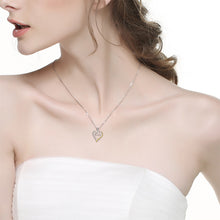 Carregar imagem no visualizador da galeria, 925 Silver Horse Head Heart Shaped Diamond Necklace
