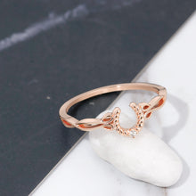 Carregar imagem no visualizador da galeria, 925 Sterling Silver Horseshoe Hollow Lace Ring
