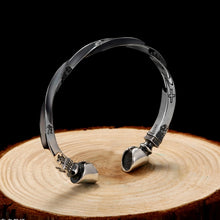 Cargar imagen en el visor de la galería, Adjustable Viking horseshoe hoof War Bracelet
