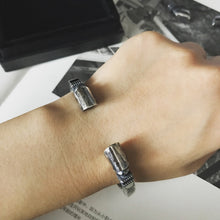 Cargar imagen en el visor de la galería, Adjustable Viking horseshoe hoof War Bracelet
