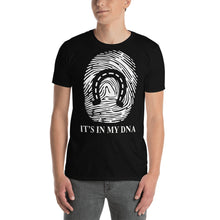 Załaduj obraz do przeglądarki galerii, Jest w mojej koszulce unisex DNA
