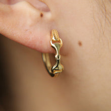 Load image into Gallery viewer, 925 sterling silver equestrian snaffle bit earring
