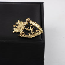 Cargar imagen en el visor de la galería, Insignia de pin de solapa de caballo de ramillete
