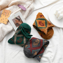 Załaduj obraz do przeglądarki galerii, Bawełna z nadrukiem w konie w stylu retro argyle
