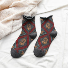 Załaduj obraz do przeglądarki galerii, Bawełna z nadrukiem w konie w stylu retro argyle
