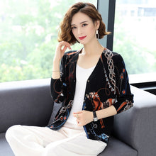 Load image into Gallery viewer, Horse chain print Sweater
